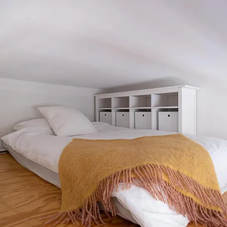 Apartment Luxury Design Gem In Center With Sauna And Workspace *